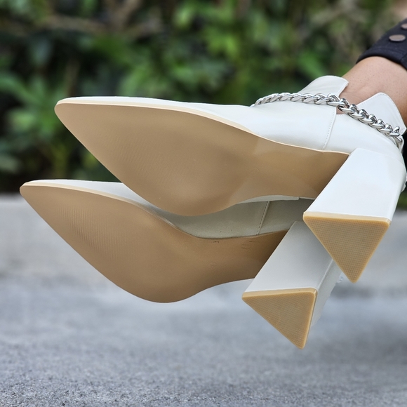 Women's Block Heel Chelsea Boots Off White Color - Picture 5 of 5